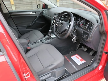 Used Volkswagen Golf 2018 for sale - 75654213: Photo
