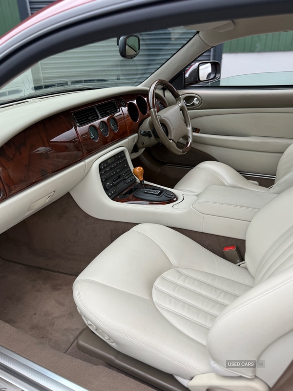 Used Jaguar XK8 1998 for sale - 76338133: Photo 9