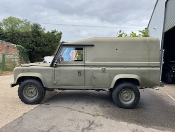 Used Land Rover Defender 110 1995 for sale - 75252764: Photo