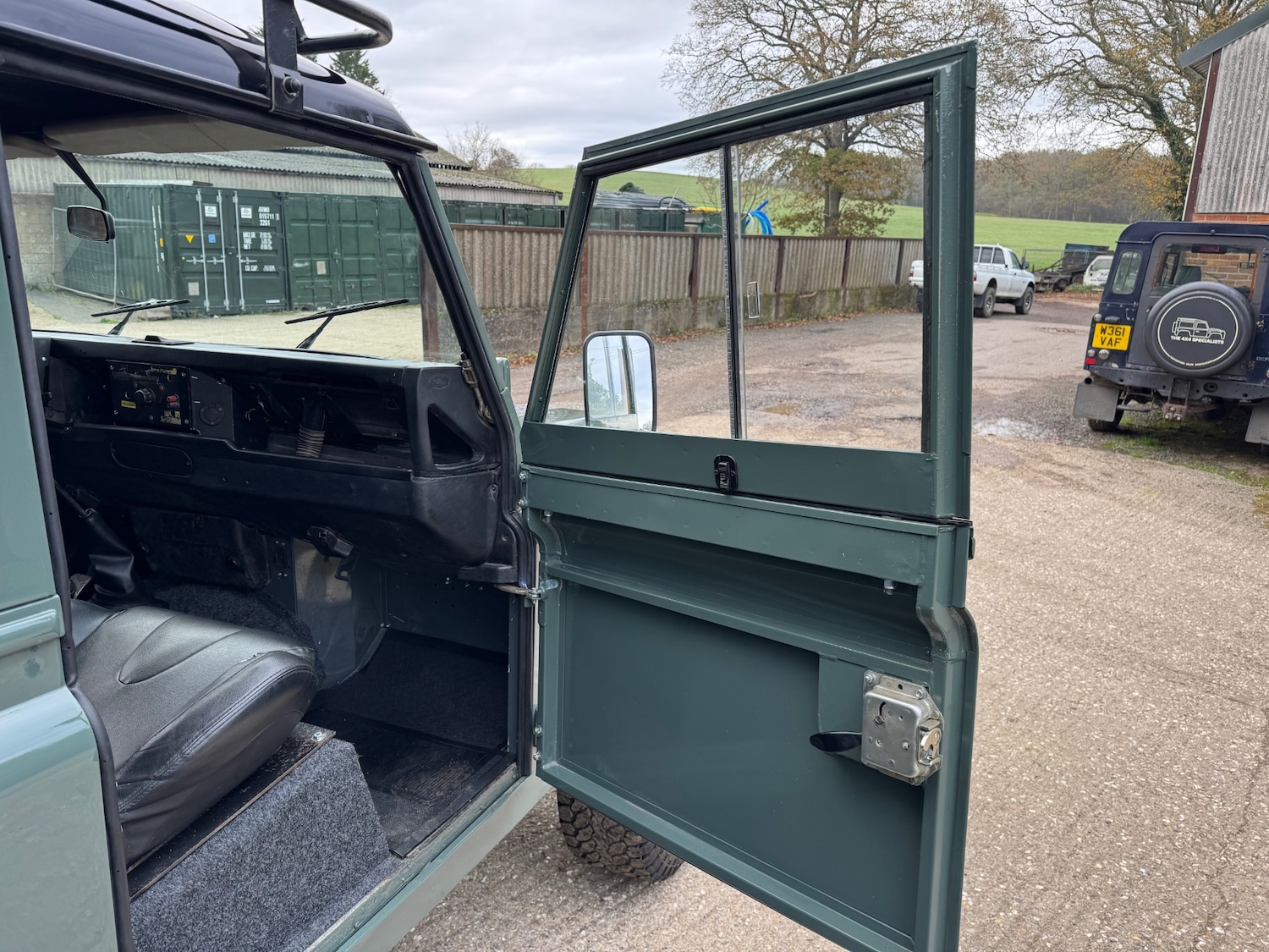 Used Land Rover Defender 110 1989 for sale - 76599983: Photo 26