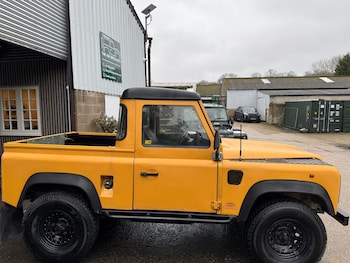 Used Land Rover Defender 90 1994 for sale - 77450062: Photo