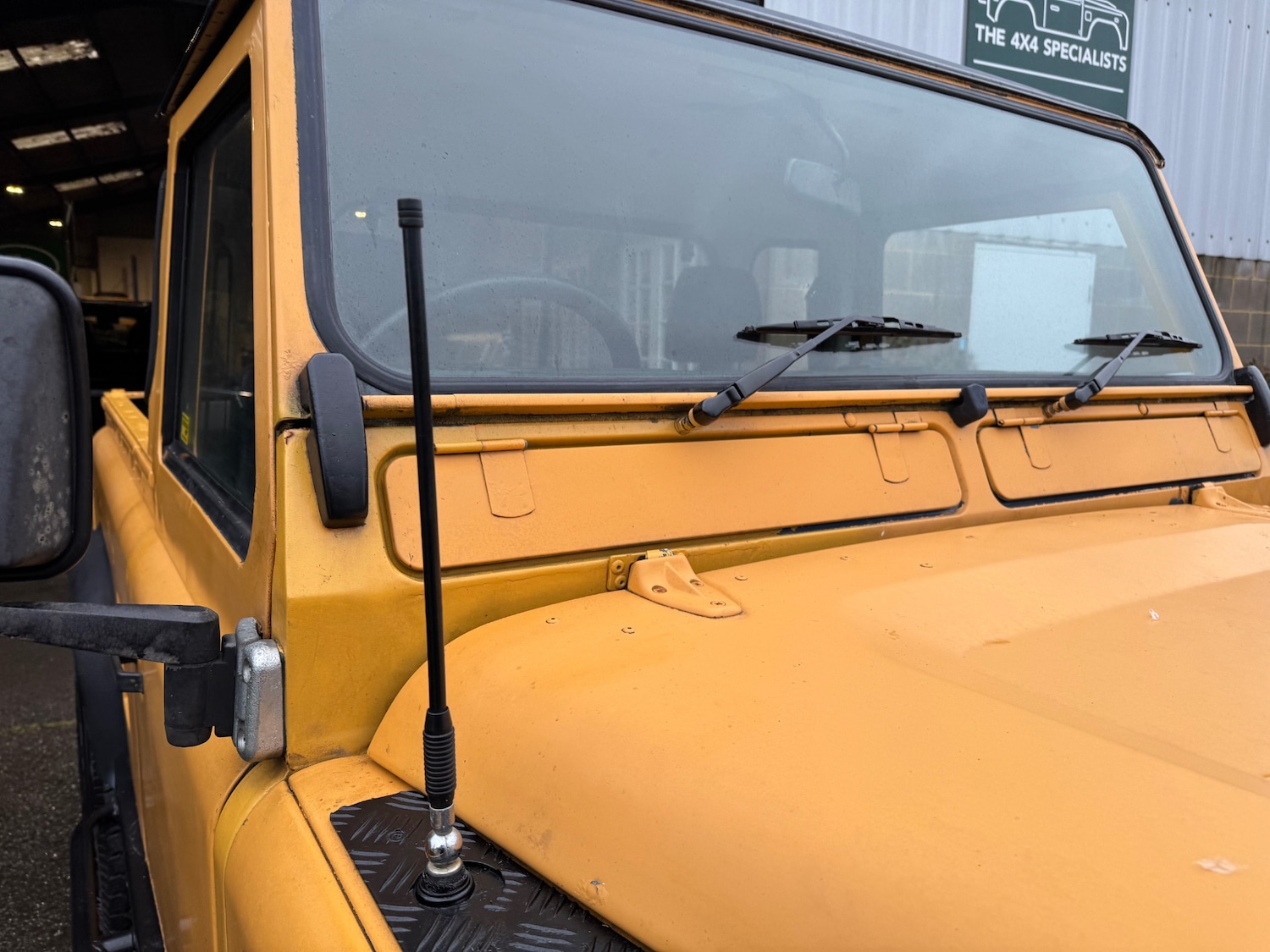 Used Land Rover Defender 90 1994 for sale - 77450062: Photo 5