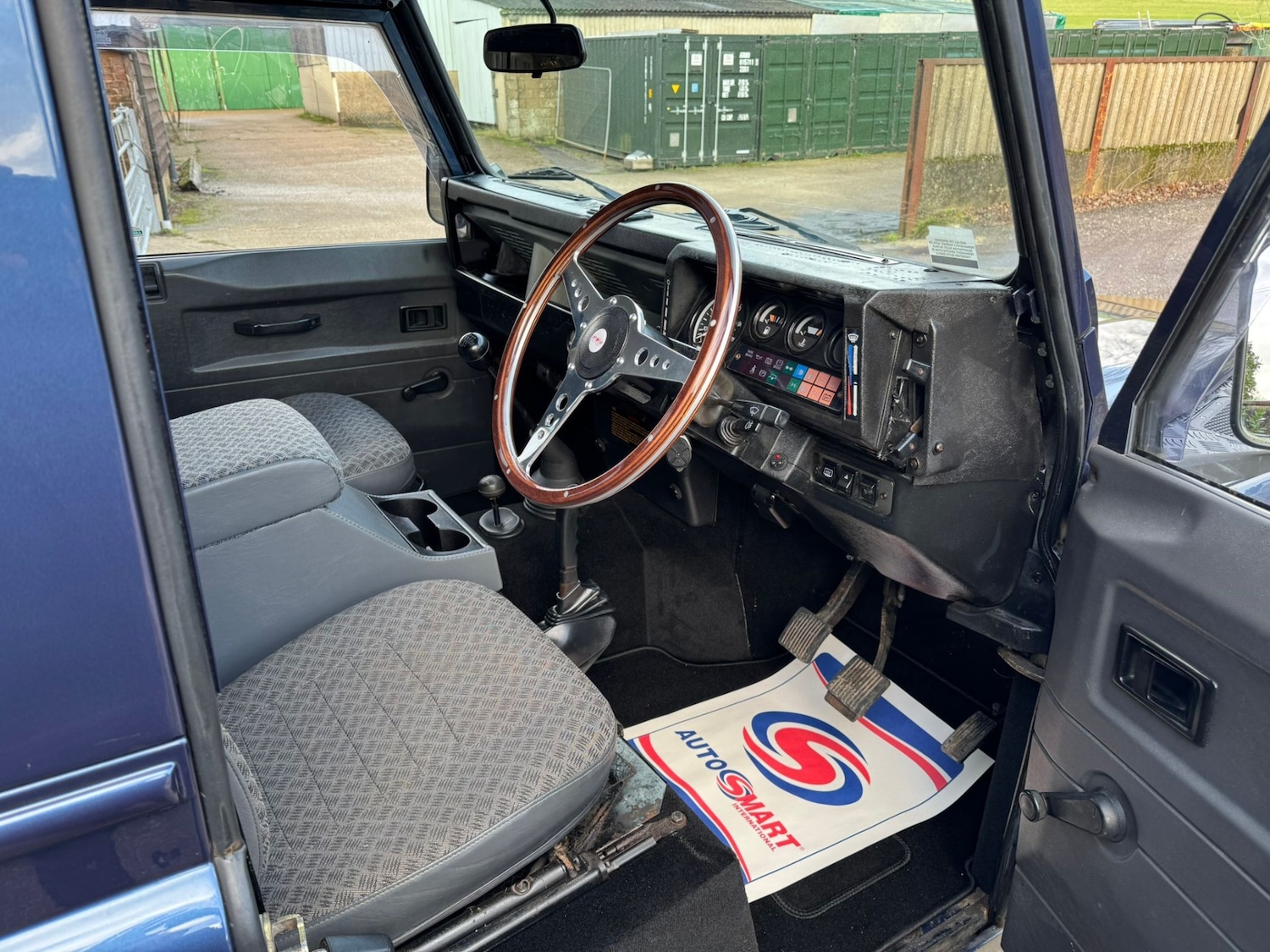 Used Land Rover Defender 90 1991 for sale - 77298632: Photo 9