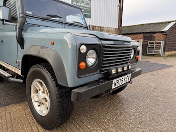 Used Land Rover Defender 90 1996 for sale - 76809335: Photo