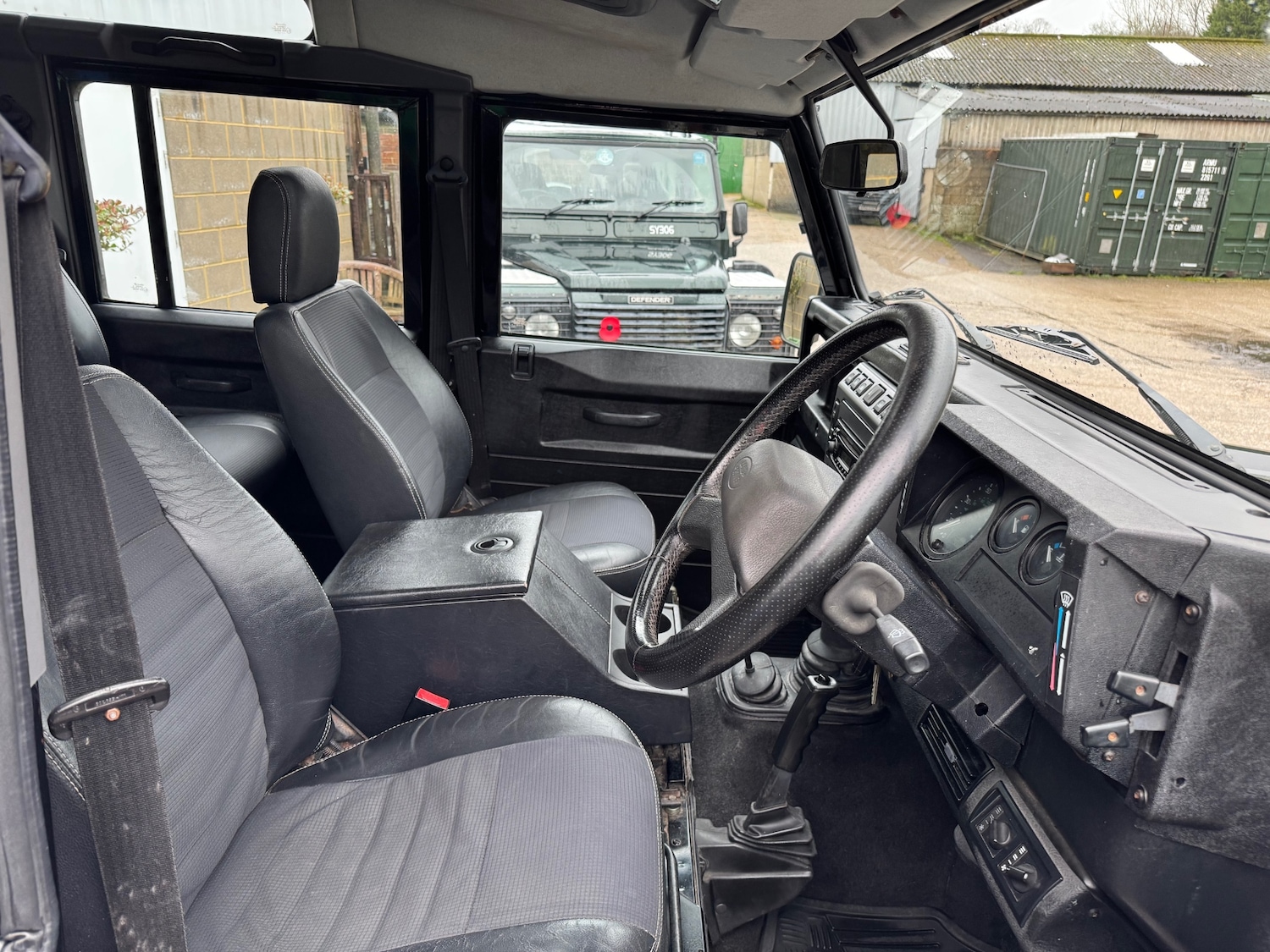 Used Land Rover Defender 110 2003 for sale - 77452783: Photo 15