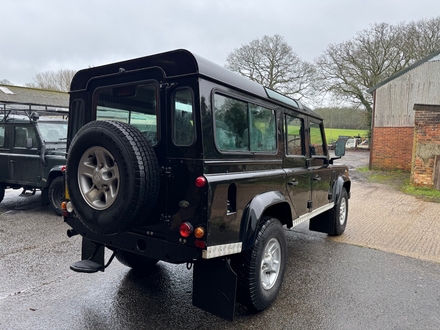 Used Land Rover Defender 110 2003 for sale - 77452783: Photo 7