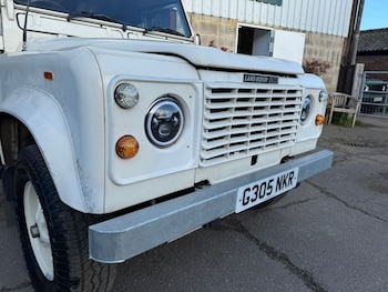 Used Land Rover Defender 90 undefined for sale - 78108971: Photo
