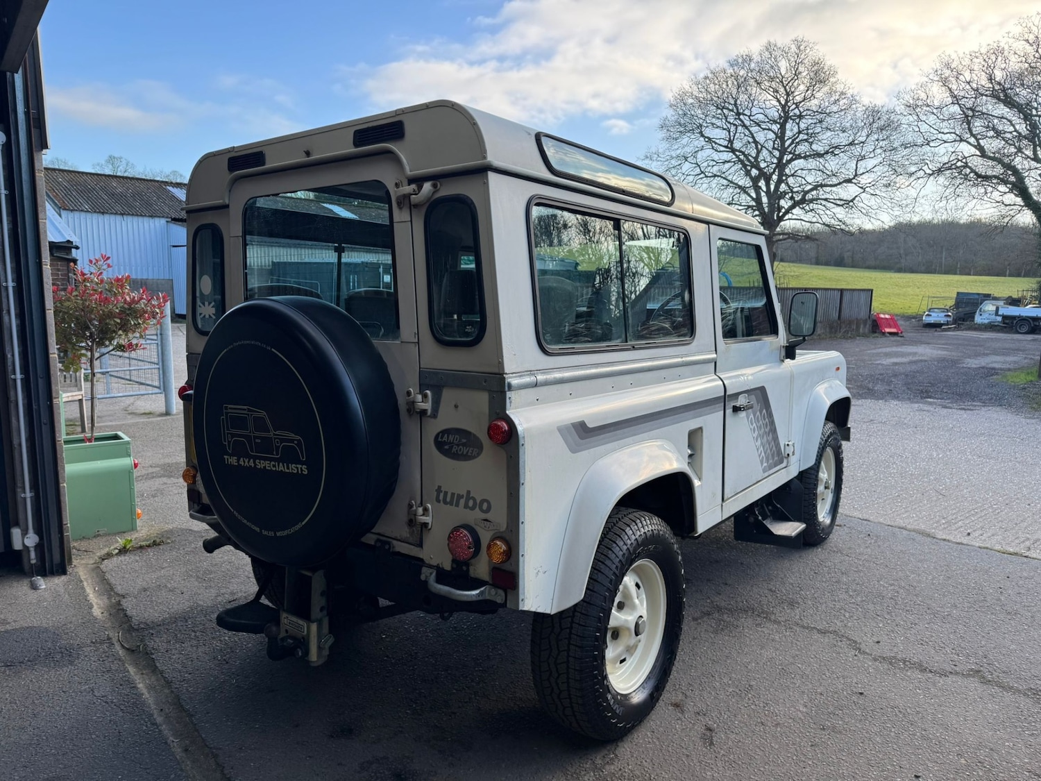 Used Land Rover Defender 90 for sale - 78108971: Photo 6