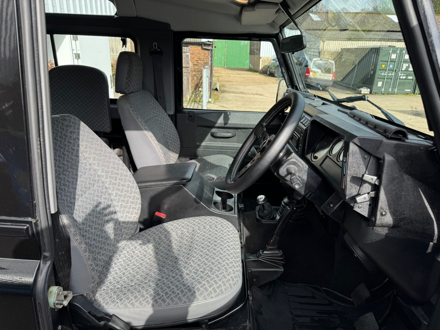 Used Land Rover Defender 90 2006 for sale - 77665132: Photo 14