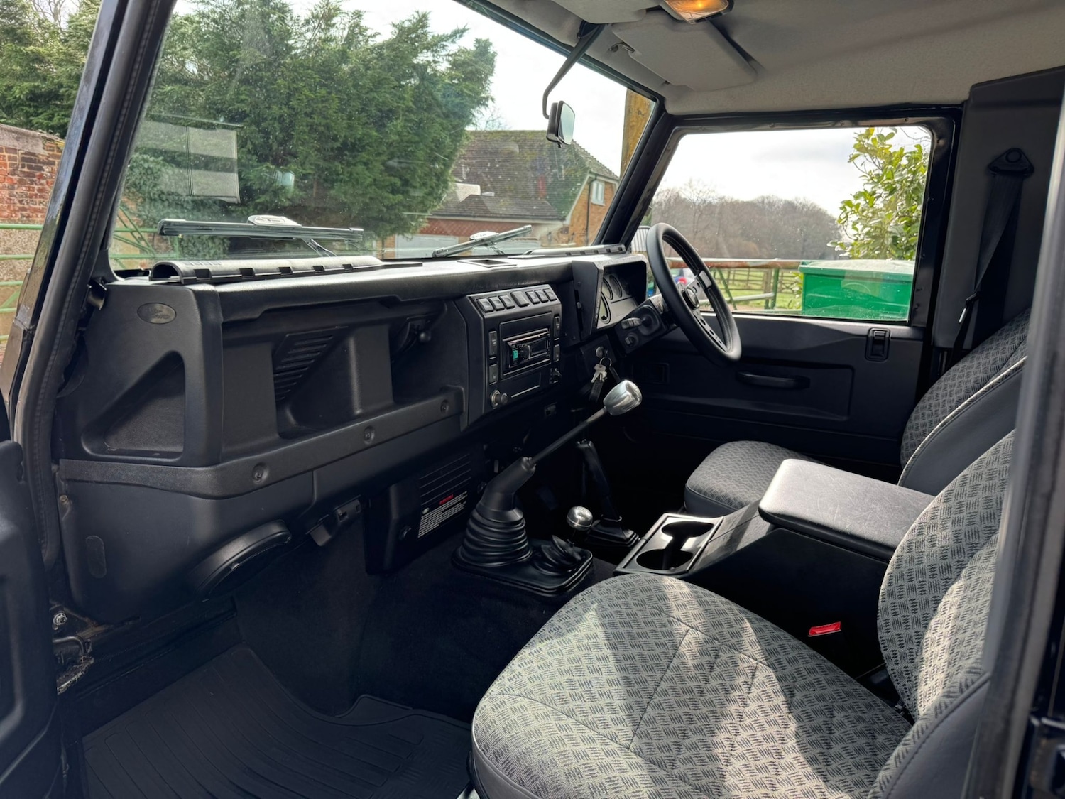 Used Land Rover Defender 90 2006 for sale - 77665132: Photo 18