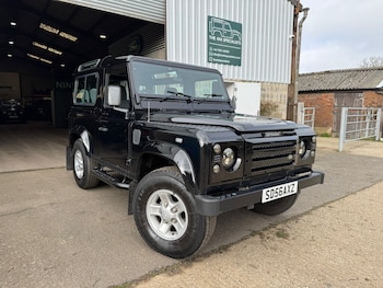 Land Rover Defender 90 feature image