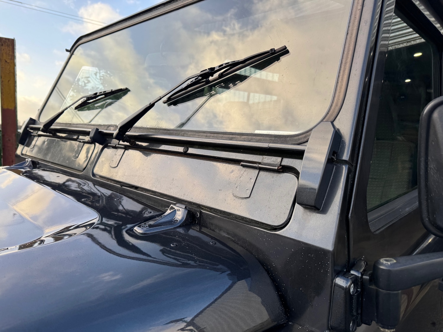 Used Land Rover Defender 90 1996 for sale - 76891737: Photo 18