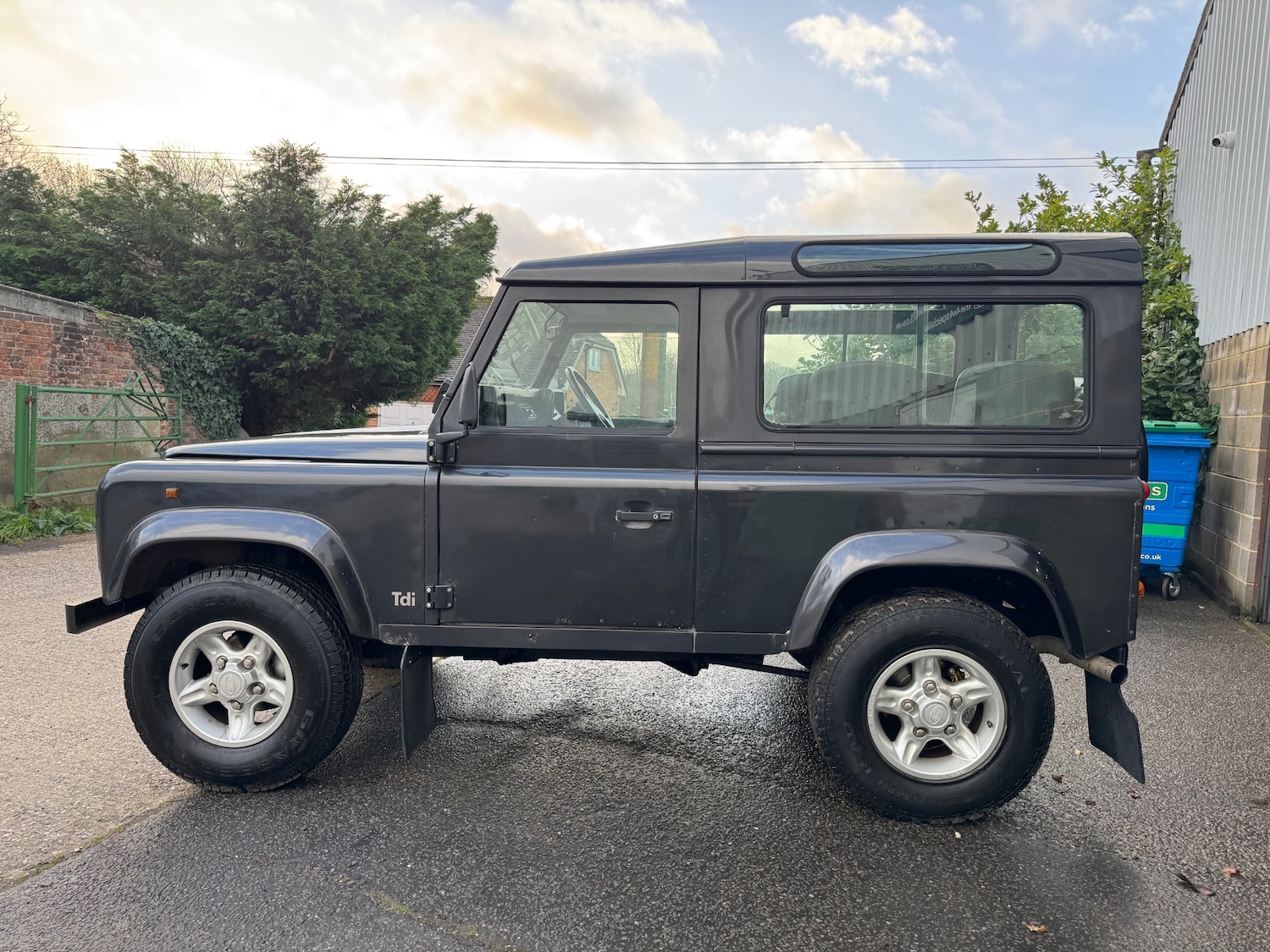 Used Land Rover Defender 90 1996 for sale - 76891737: Photo 4