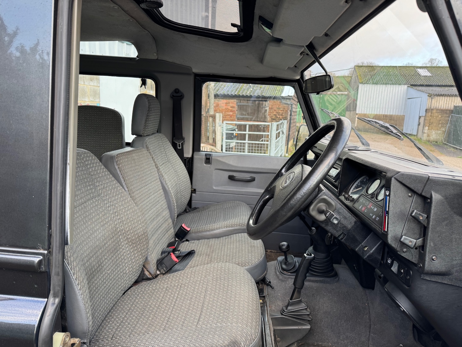 Used Land Rover Defender 90 1996 for sale - 76891737: Photo 9