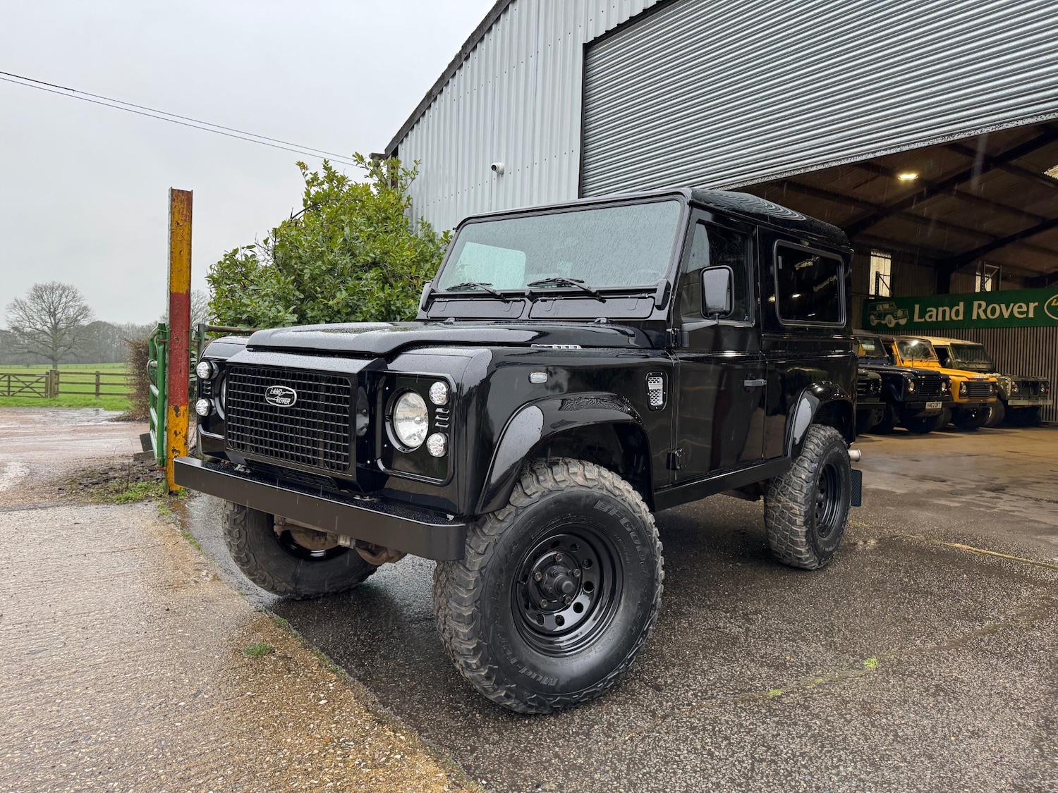 Used Land Rover Defender 90 1993 for sale - 77420647: Photo 2