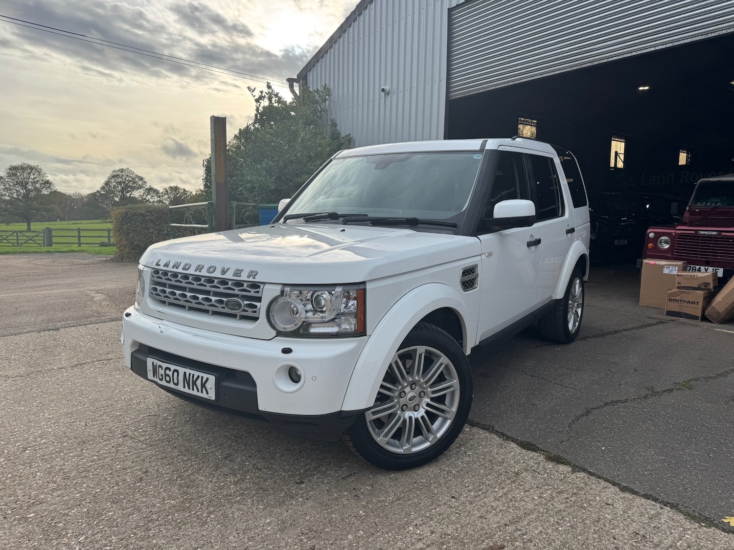 Used Land Rover Discovery 2010 for sale - 76466664: Photo 2