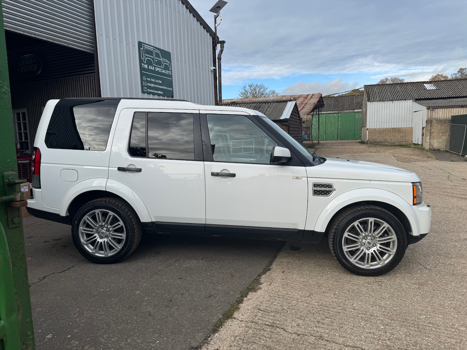 Used Land Rover Discovery 2010 for sale - 76466664: Photo 3