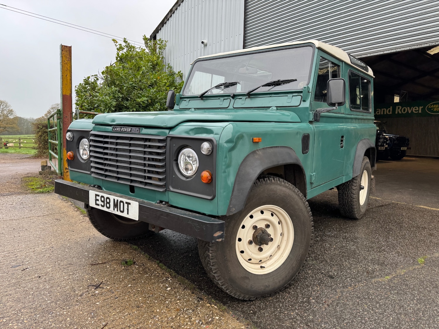 Used Land Rover Defender 90 1988 for sale - 76599831: Photo 2