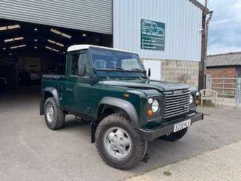 Used Land Rover Defender 90 1984 for sale - 78508347: Photo