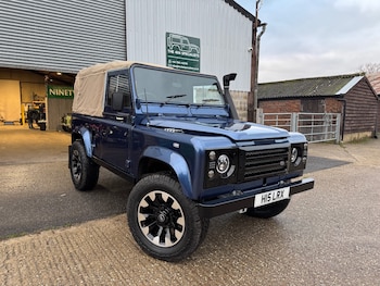 Land Rover - Defender 90