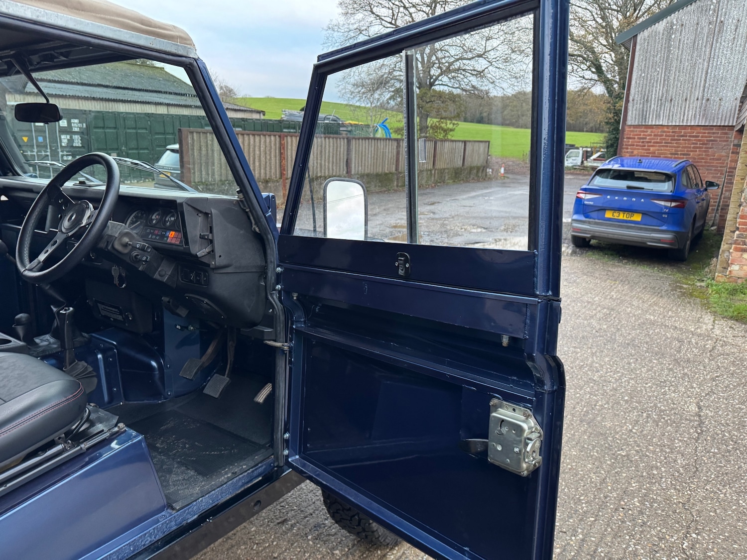 Used Land Rover Defender 90 1990 for sale - 76693101: Photo 25