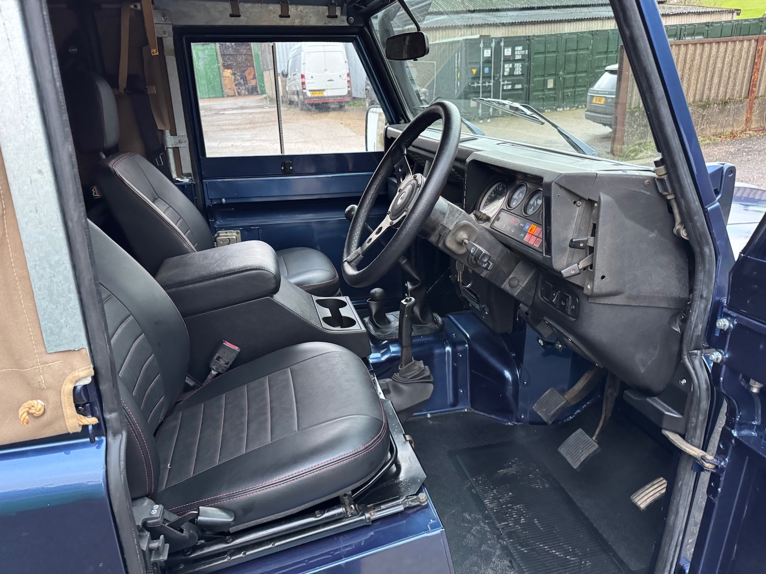 Used Land Rover Defender 90 1990 for sale - 76693101: Photo 27