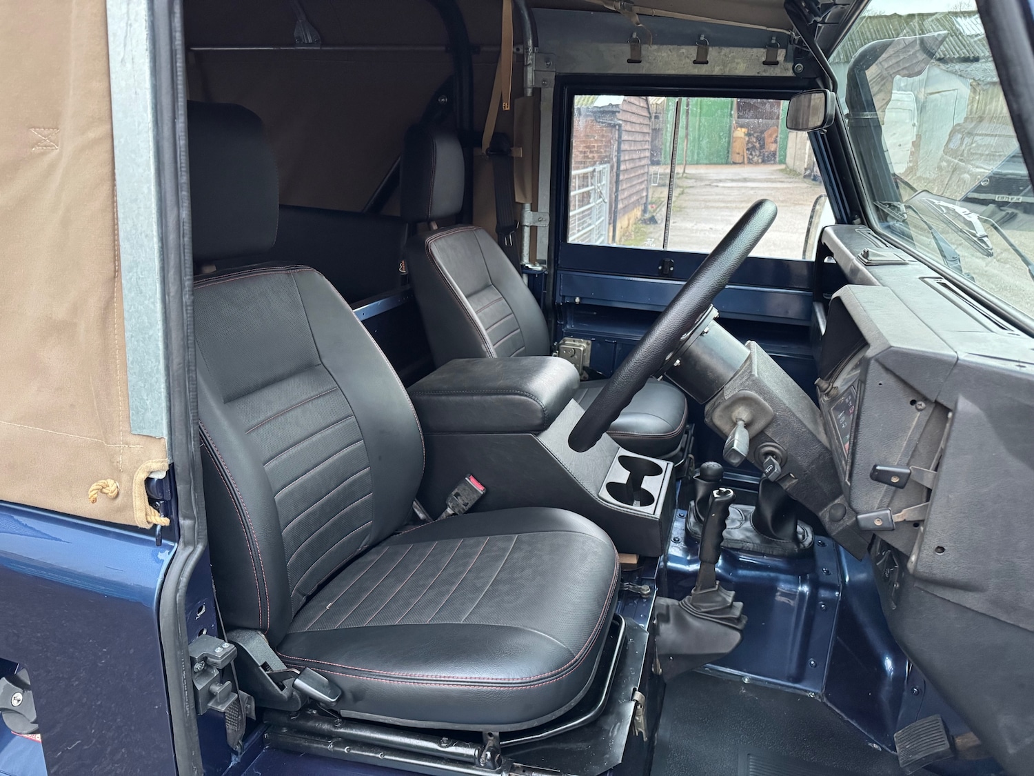 Used Land Rover Defender 90 1990 for sale - 76693101: Photo 28