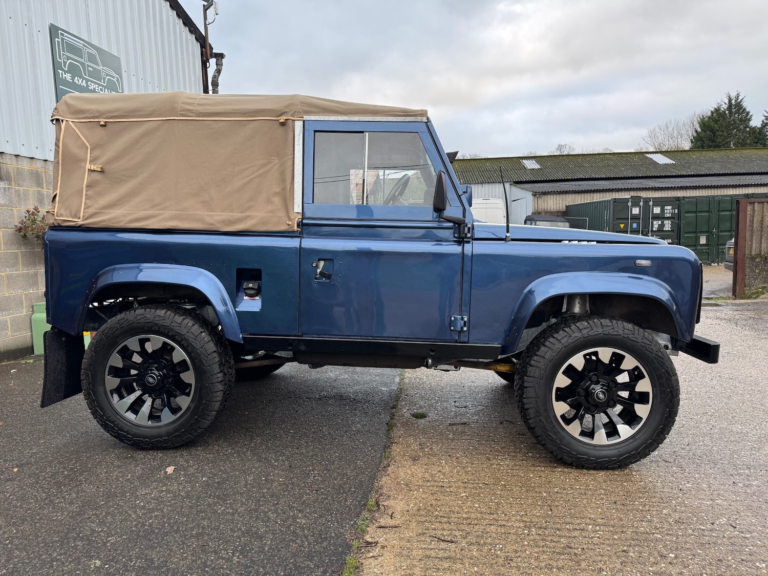 Used Land Rover Defender 90 1990 for sale - 76693101: Photo 3