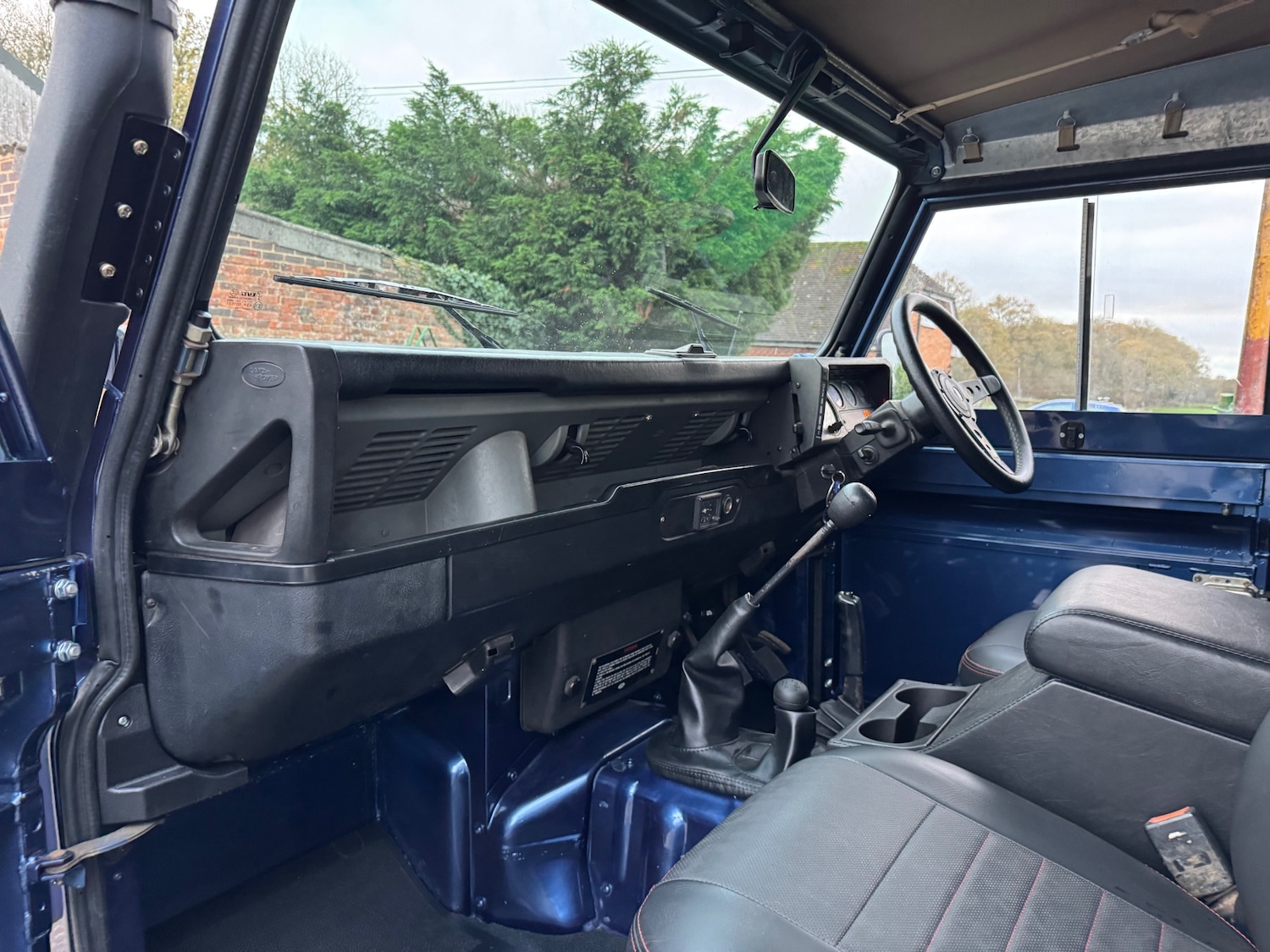 Used Land Rover Defender 90 1990 for sale - 76693101: Photo 31