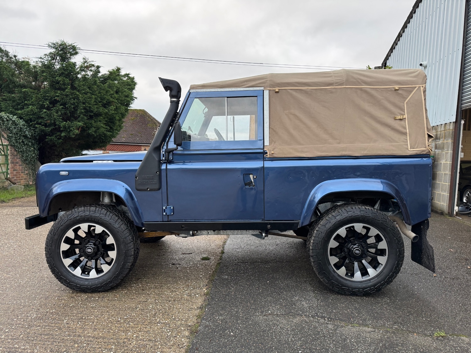 Used Land Rover Defender 90 1990 for sale - 76693101: Photo 8