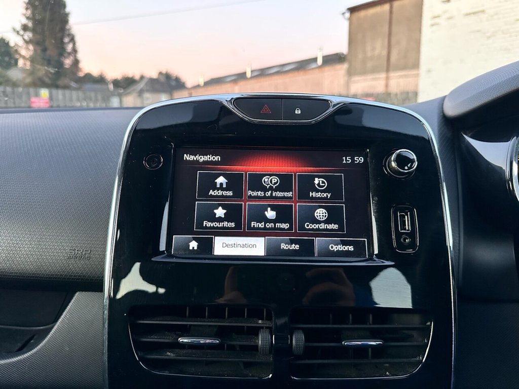 Used Renault Clio 2014 for sale - 76632276: Photo 11