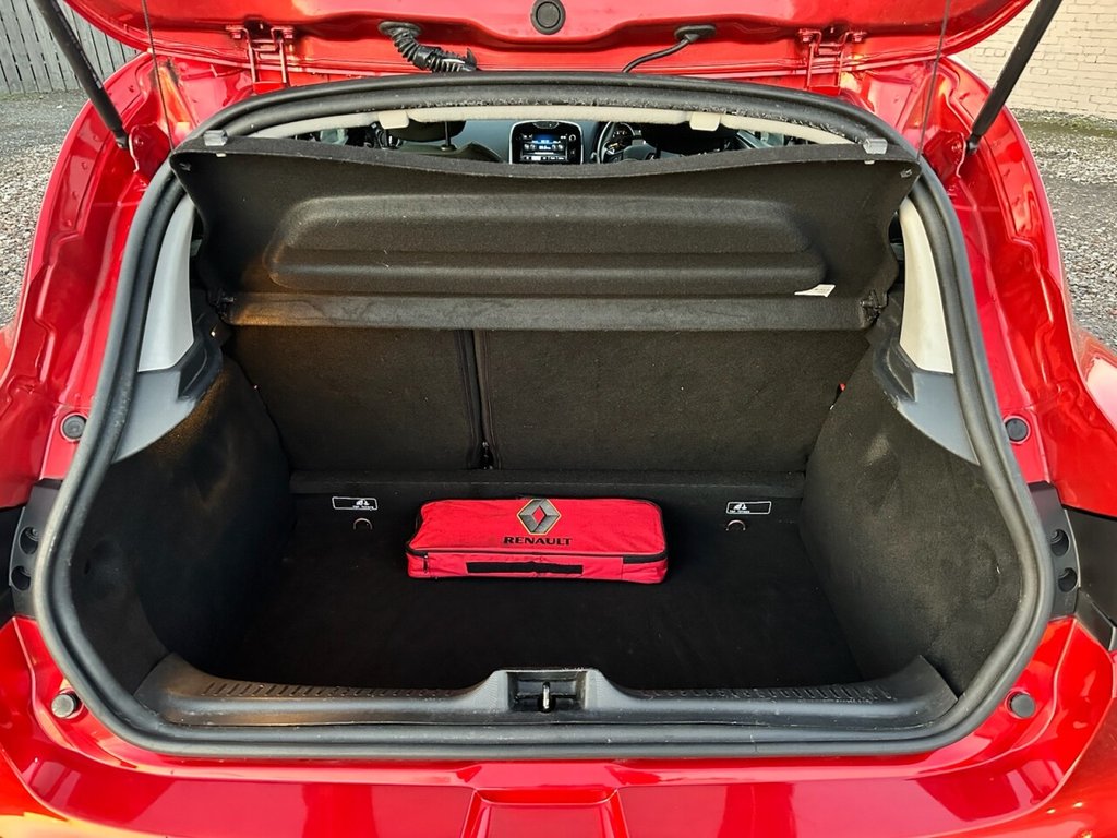 Used Renault Clio 2014 for sale - 76632276: Photo 15