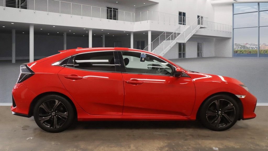 Used Honda Civic 2018 for sale - 76509752: Photo 5