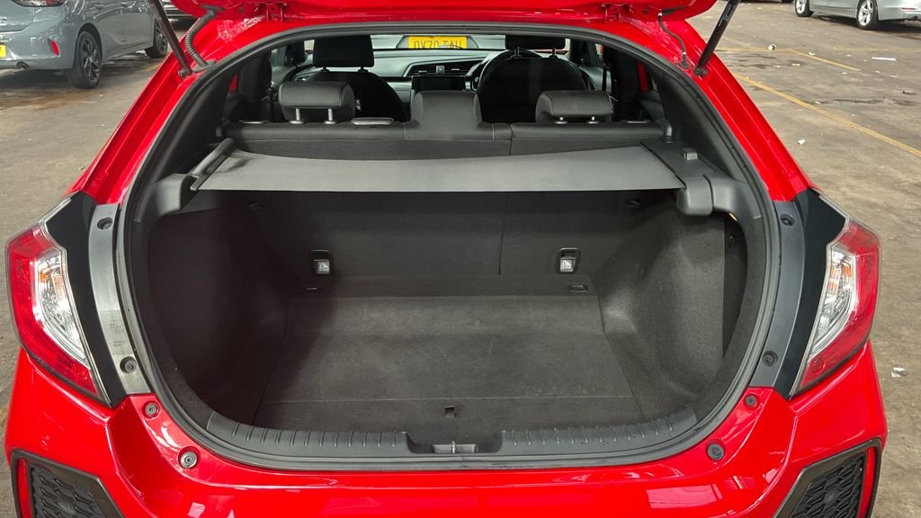 Used Honda Civic 2018 for sale - 76509752: Photo 7