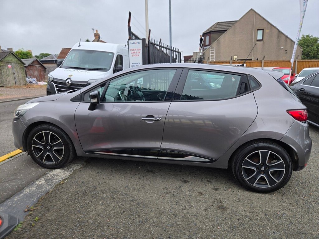 Used Renault Clio 2015 for sale - 76118541: Photo 4