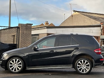 Used Mercedes-Benz M Class 2011 for sale - 77764916: Photo