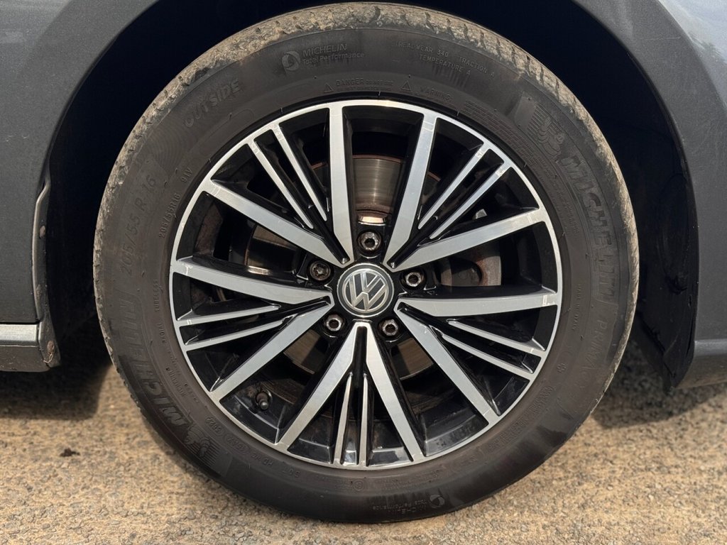 Used Volkswagen Golf 2018 for sale - 76469970: Photo 9