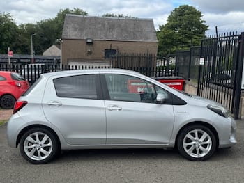 Used Toyota Yaris 2017 for sale - 79654885: Photo