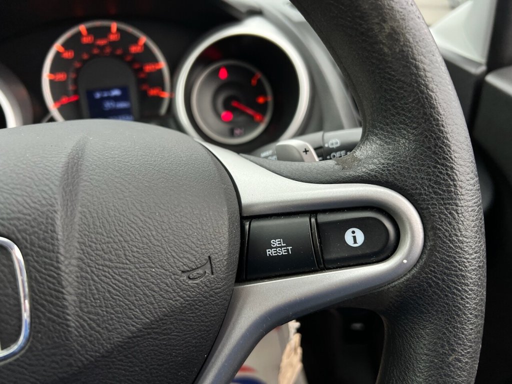 Used Honda Jazz 2010 for sale - 75998995: Photo 9