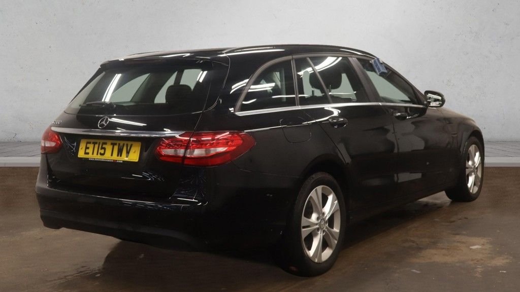 Used Mercedes-Benz C Class 2015 for sale - 77038043: Photo 4