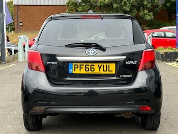 Used Toyota Yaris 2016 for sale - 76454055: Photo