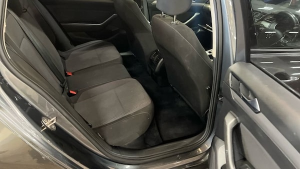 Used Volkswagen Passat 2015 for sale - 76068395: Photo 6