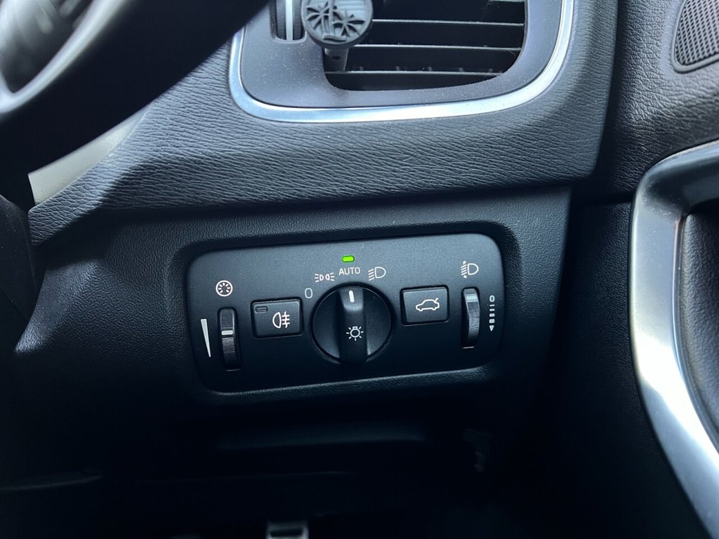 Used Volvo V40 2014 for sale - 76317201: Photo 14