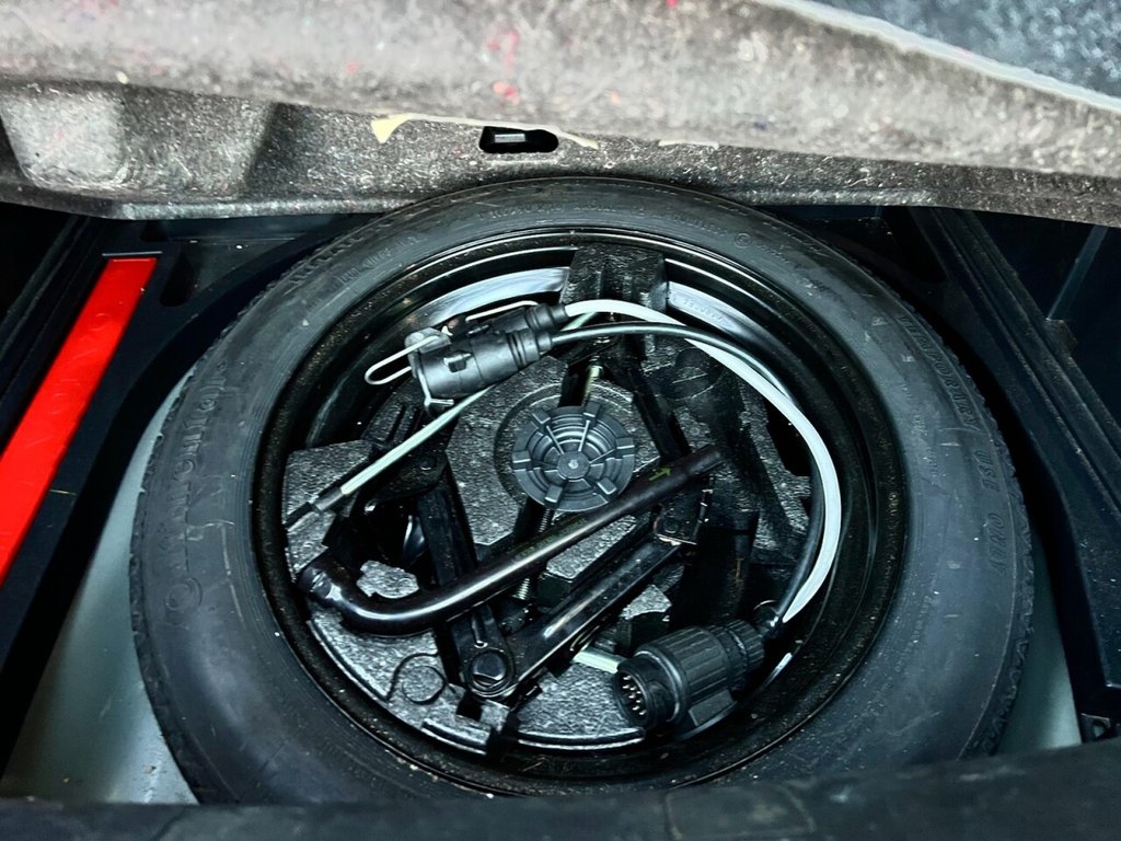 Used Volvo V40 2014 for sale - 76317201: Photo 17