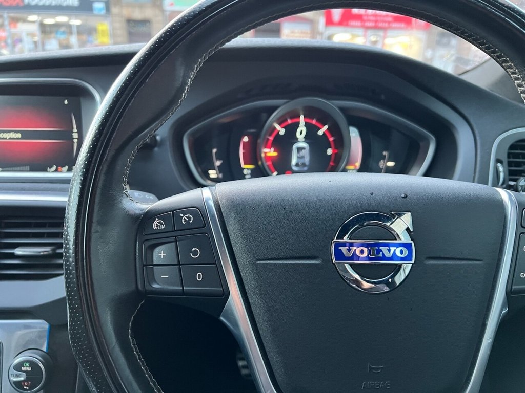 Used Volvo V40 2014 for sale - 76317201: Photo 6