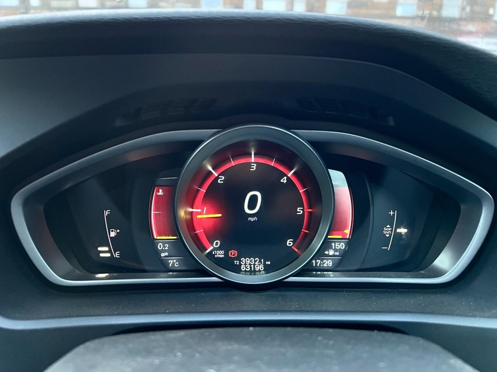 Used Volvo V40 2014 for sale - 76317201: Photo 8