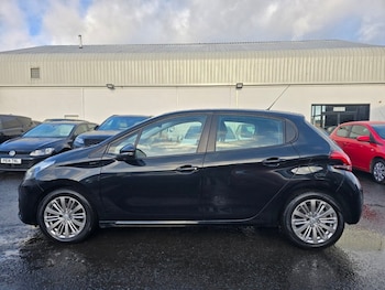 Used Peugeot 208 2018 for sale - 76900360: Photo