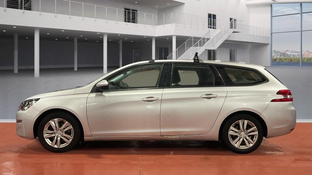 Used Peugeot 308 2017 for sale - 76934731: Photo 6