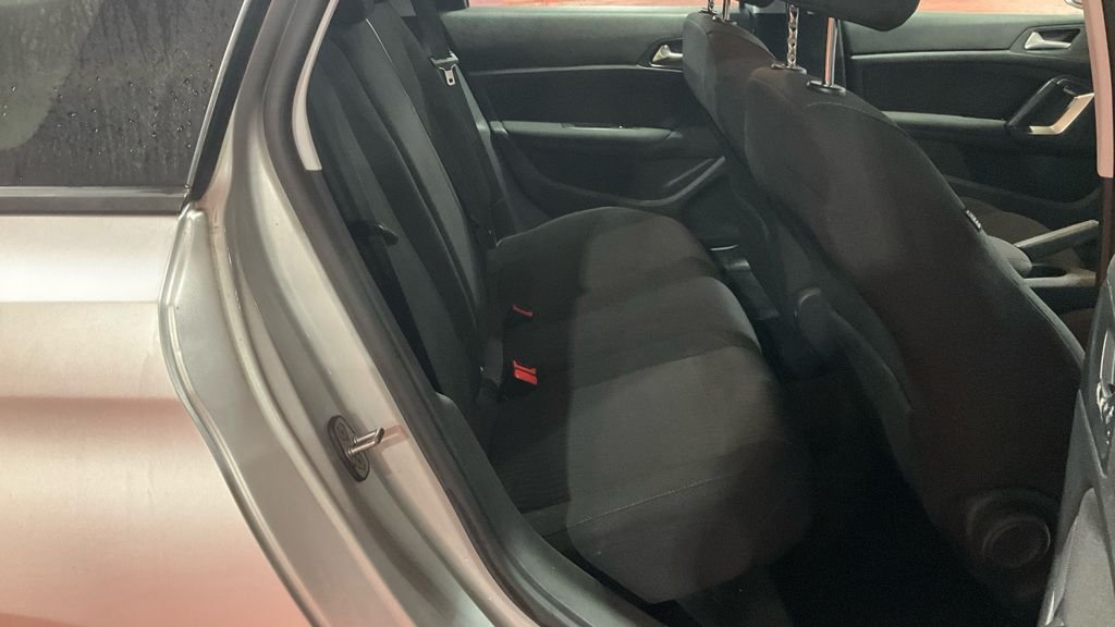 Used Peugeot 308 2017 for sale - 76934731: Photo 8