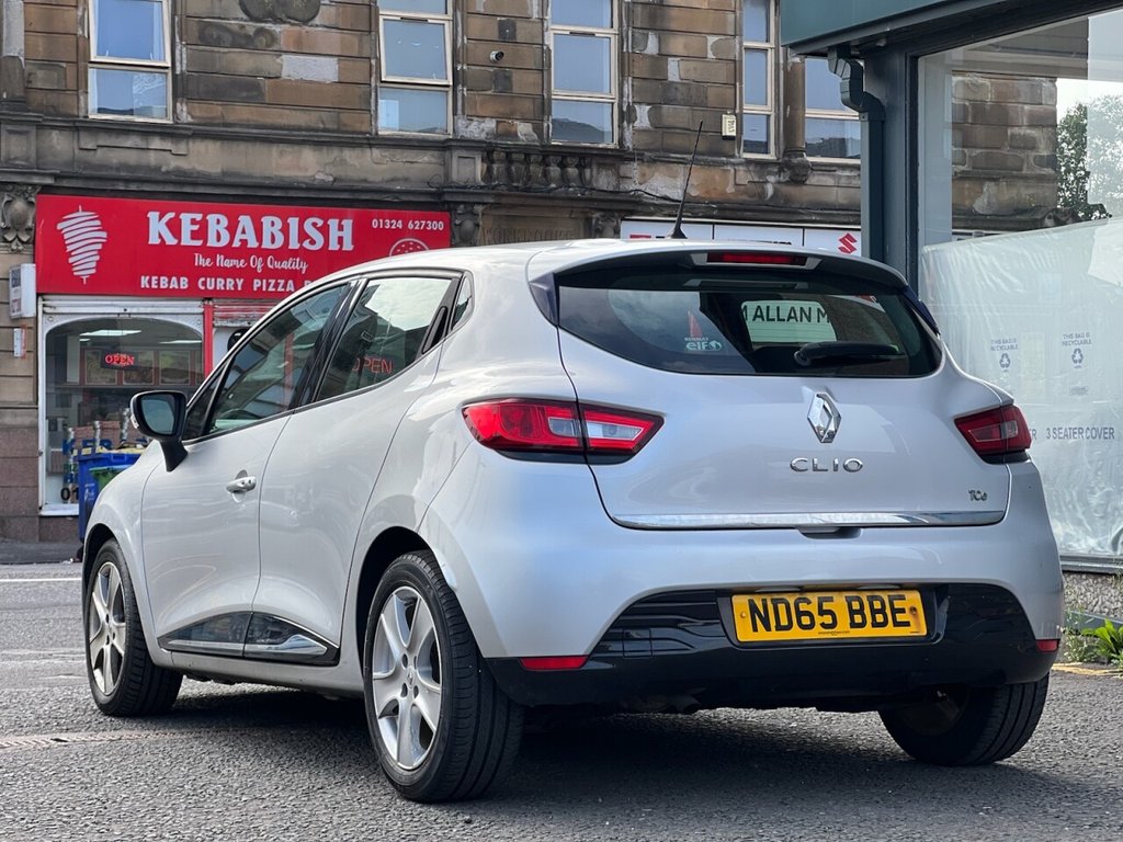 Used Renault Clio 2015 for sale - 76751111: Photo 4